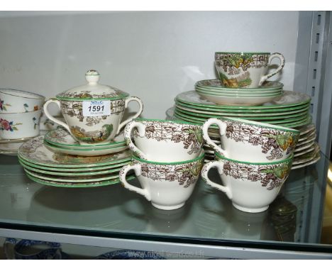 A quantity of Copeland Spode 'Byron' tea and dinner ware, teacups, saucers, side and breakfast plates etc.