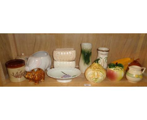 Retro Toni Raymond pickled onion jar, similar apple sauce, a Radford Pottery dish and others (15 items)