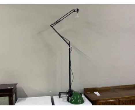 Industrial angle poised lamp, with enamelled shade