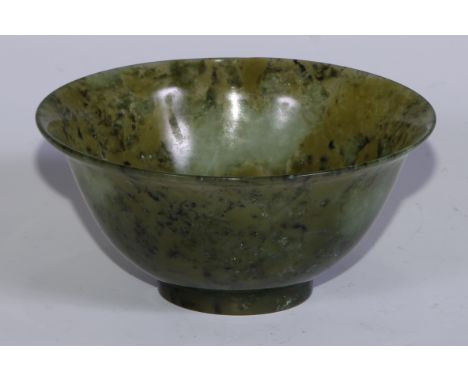 A Chinese spinach jade bowl, 10.5cm diam 