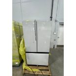 Samsung Frdige/Freezer, customer return, used, glass is shattered on bottom pull out