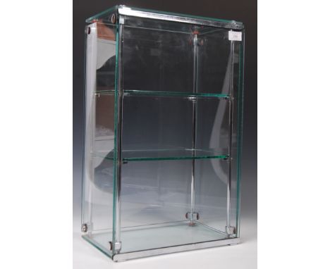 An exceptional art deco antique vintage shop advertising glass vitrine display cabinet. The case being a counter top display 