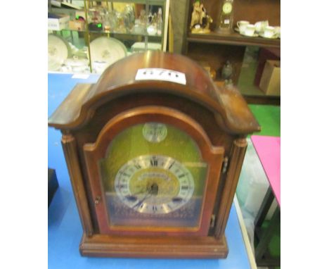 A mantel clock