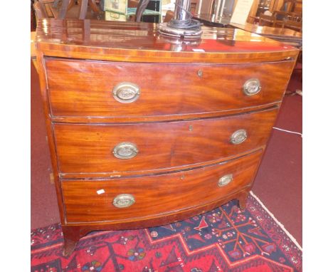 19th Century bow fronted chest of drawers, 92cm x 100cm