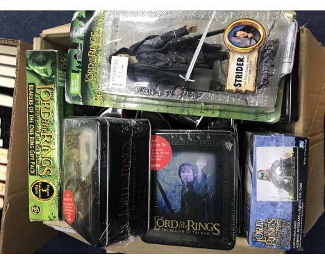 GOOD LOT OF STAR WARS AND LORD OF THE RINGS COLLECTABLE TOYSall in original packaging