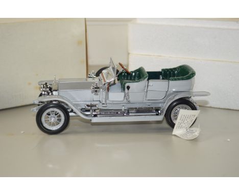 CASED MODEL OF A VINTAGE CAR IN ORIGINAL BOX, A ROLLS ROYCE SILVER GHOST