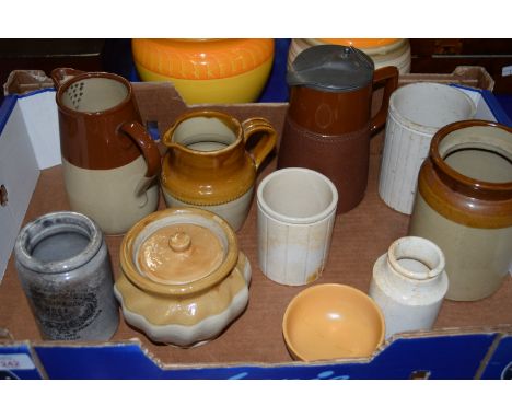 TRAY CONTAINING CERAMIC JUGS AND CONTAINERS