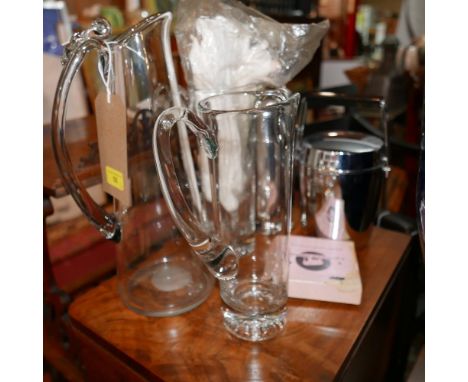 A collection of cocktail items, to include three glass carafes, an ice bucket, a cocktail shaker, novelty silver plated golf 