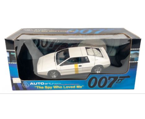 AUTOart 007 The James Bond Collection  presents a detailed LOTUS ESPRIT type 79  in white 'for adult collectors' No 75300 - 1