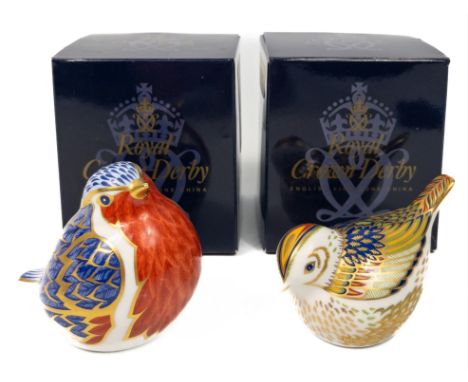 ROYAL CROWN DERBY Birds x2. Fire Crest &amp; Robin gold button first quality in original boxes.Approx 2 pieces