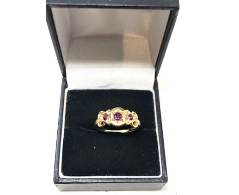 9ct gold vintage ruby &amp; diamond star etched gypsy setting ring (2.3g) 