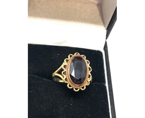 9ct gold vintage garnet solitaire statement ring (2.7g) 