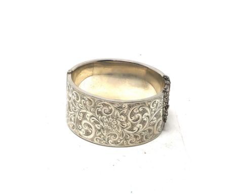 .925 vintage scrolling design chunky bangle (55g) 