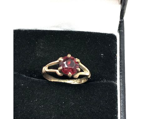 9ct gold antique garnet topped doublet solitaire dress ring - chester hallmark (1.4g) 