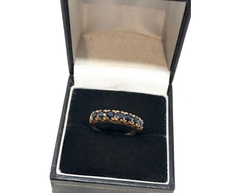 9ct gold vintage sapphire seven stone gypsy setting dress ring (2.4g) 