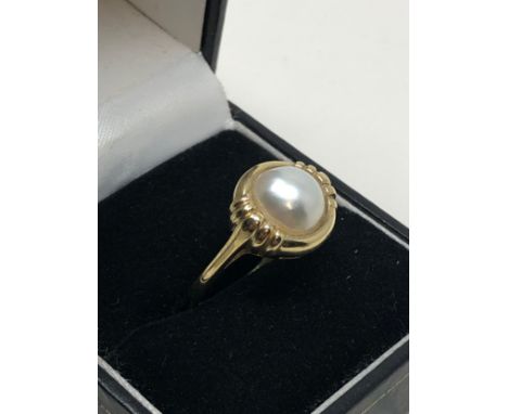 9ct gold pearl solitaire ring (3.1g) 