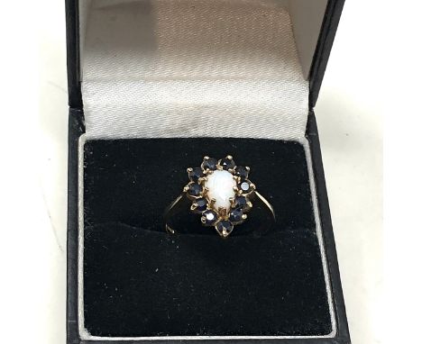 9ct gold opal &amp; sapphire halo dress ring (1.9g) 