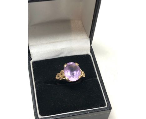 9ct gold vintage amethyst solitaire heart shoulders cocktail ring (3g) 