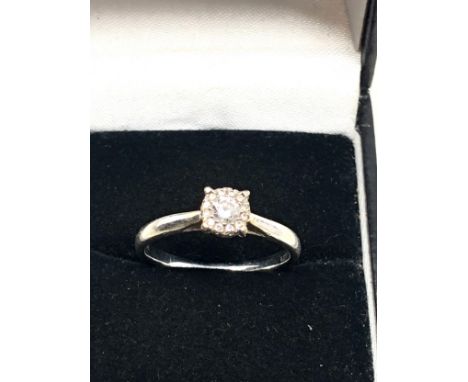 9ct white gold diamond cluster cathedral setting ring (2.2g) 