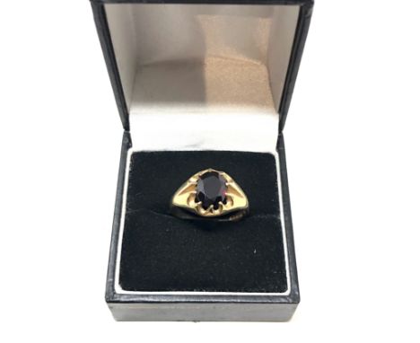 9ct gold vintage garnet buttercup setting ring (3.4g) 