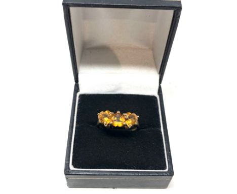 9ct gold citrine hearts trilogy ring (2.7g) 