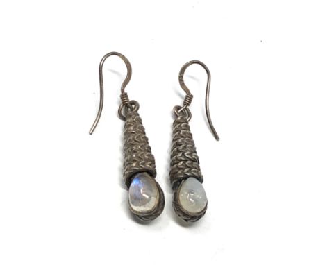 Pair of vintage silver &amp; moonstone long drop earrings measure approx 3cm drop 