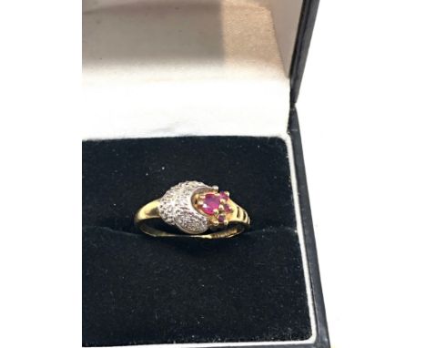 9ct gold ruby &amp; diamond cluster buckle ring (1.9g) 