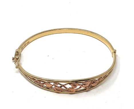 9ct gold yellow &amp; rose gold floral bangle (14g) 