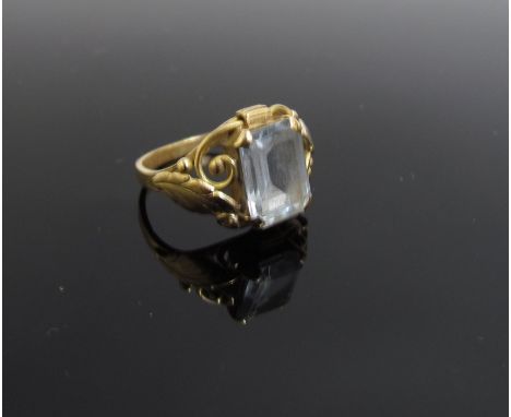 A gold ring with emerald cut aquamarine, size H, 2.8g