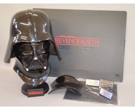 Master Replicas Star Wars SW-138 Episode III: Revenge of the Sith Darth Vader Helmet, ltd.ed. 1083/2500 with plaque signed by