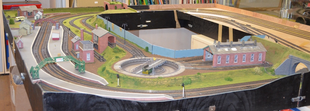 OO Gauge. Large professionally built model railway layout. Twin track ...