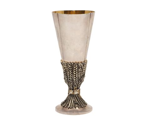 made to commemorate The Ninth Centenary of the foundation of Chichester Cathedral in 1075, designed by Desmond Clen-Murphy, f