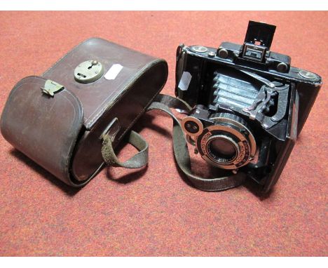 Cased Zeiss Ikon Super Ikonta 530/2 Camera, Tessar 1:4, S, F = 10, 5cm lens, circa mid 1930's.