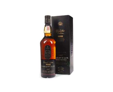 LAGAVULIN 1987 DISITLLERS EDITION Single Malt Scotch Whisky Finished in Pedro Ximenez sherry casks, bottled 2003. 70cl, 43% v