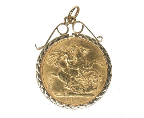 ELIZABETH II GOLD SOVEREIGN, 1962, in 9ct gold pendant mount, 8.8gmsProvenance: private collection Caerphilly County BoroughC