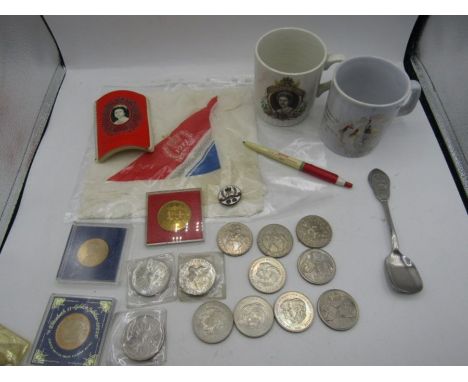 Royal Memorabilia to include pin badge, mugs, 1977 jubilee napkin, caddy spoon, a collection of coins - crowns, 5 pound coin 