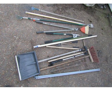Garden tools including loppers and edging shears etc