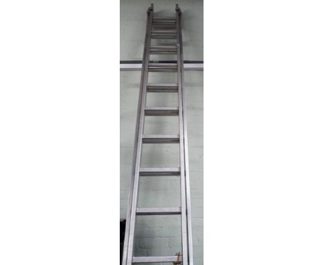 15 rung double extending aluminium ladder 