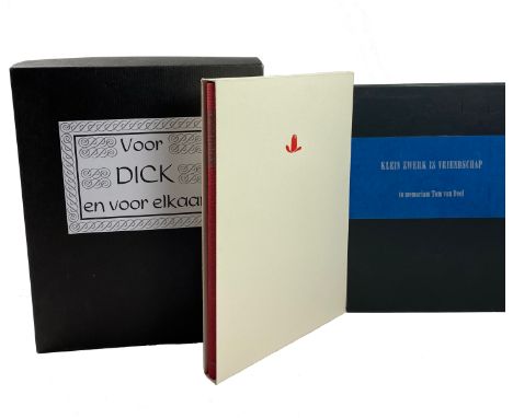 DRUKWERK IN DE MARGE -- VOOR DICK EN ELKAAR. (N.pl., n.publ.), 2013. Comprising 24 booklets by various private presses. Toget