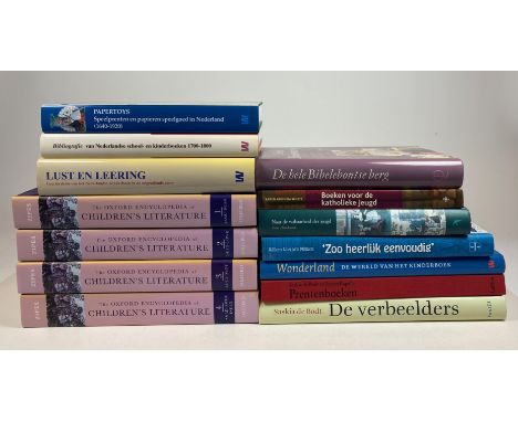BODT, S. de De verbeelders. Ned. boekillustratie in de twintigste eeuw. (2014). 4°. Obrds. -- Id. &amp; J. KAPELLE. Prentenbo