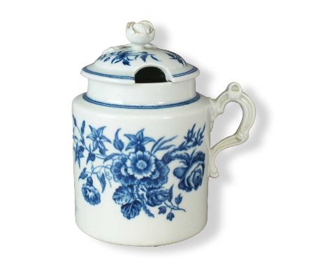 A Worcester wet mustard pot and associated matching covercirca 1775transfer-printed in underglaze blue with the 'Three Flower