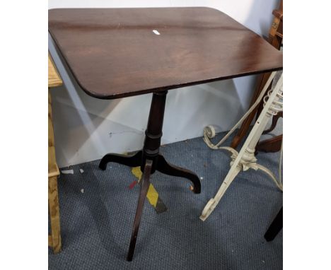 An early 19th century mahogany snap top occasional table on a tripod base Location: A4MIf there is no condition report shown,