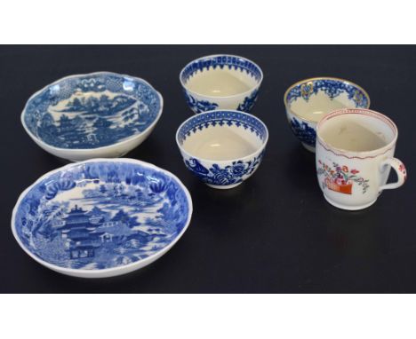 Group of 18th century English blue and white porcelain including Worcester and Caughley tea bowls and two saucers and a Newha