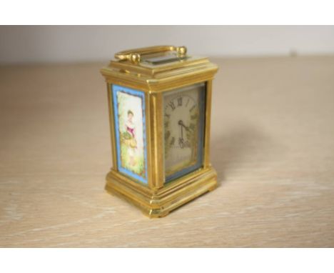 Mini carriage clock