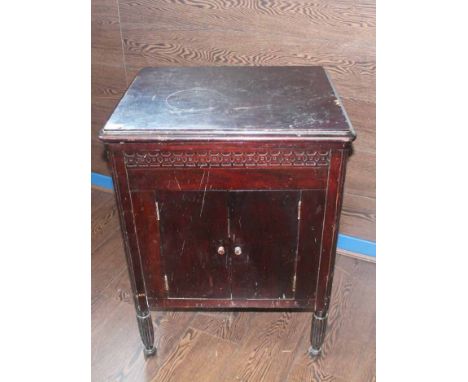 GILBERT AND CO RECORD PLAYER 