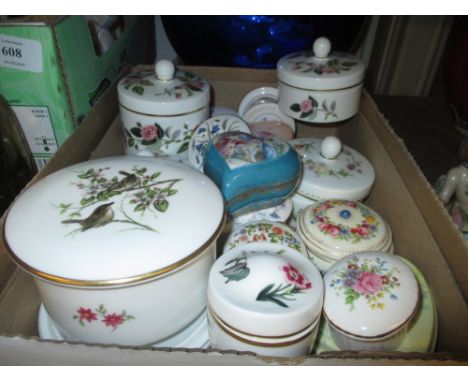 Quantity of various porcelain trinket boxes