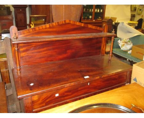 Good quality Victorian mahogany chiffonier with an arched shelf back above single drawer and two arched panel doors on a plin