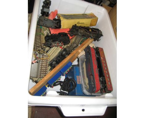 Quantity of various 00 gauge model railway