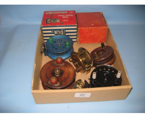 Eight various vintage fishing reels
