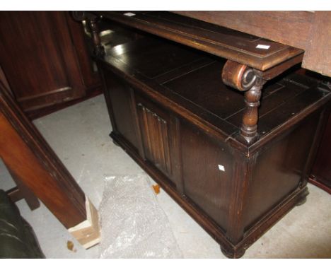 Early 20th Century oak monks bench with fold-over top